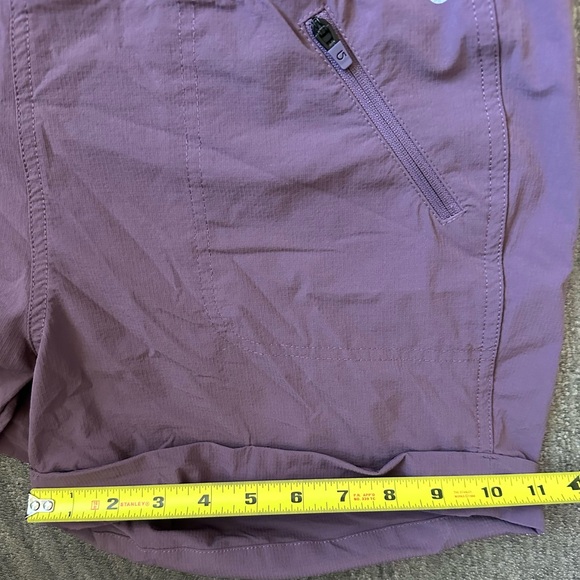GapFit 4" Hiking Shorts black plum, medium - Picture 8 of 9